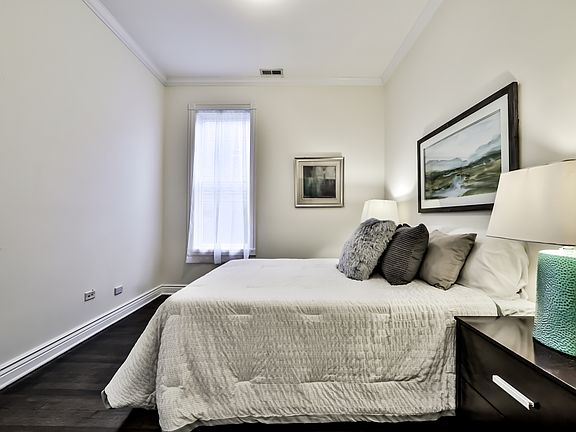 3rd image of 1742 N Sedgwick St #2