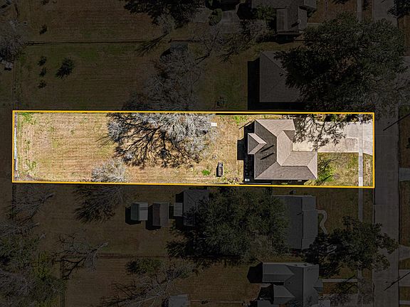 3rd image of 400 W Claude St