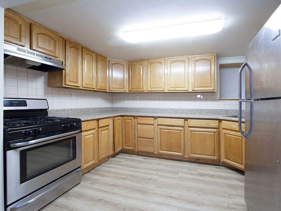 1st image of 355 E 10th St APT 1B