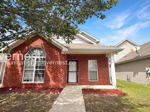 145 Village Dr, Calera, AL 35040
