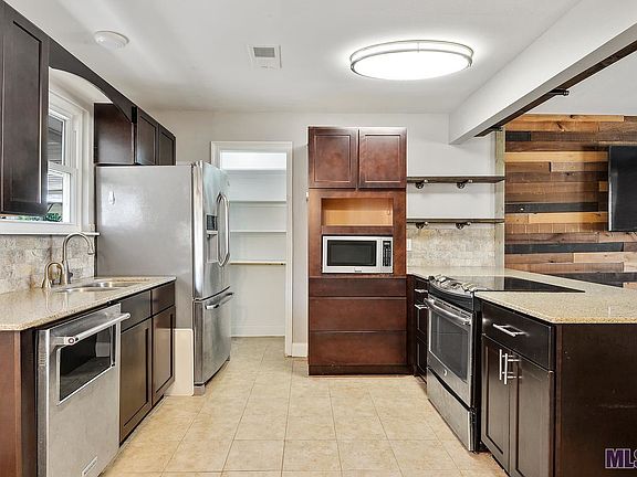 5th image of 17158 Ashton Ave