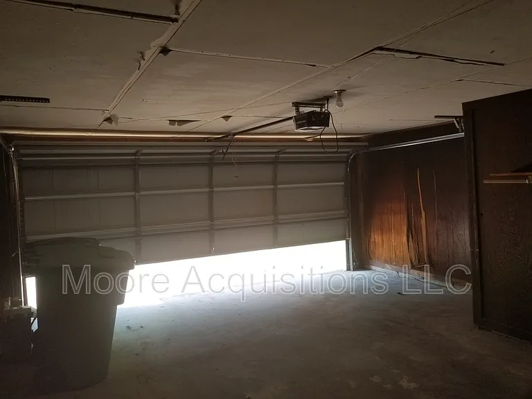 1833 Skyline Dr — Photo 15
