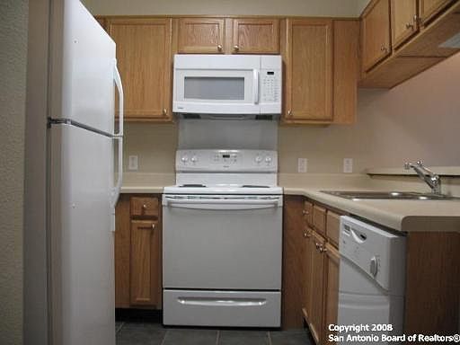 4th image of 10527 PERRIN BEITEL #E-201