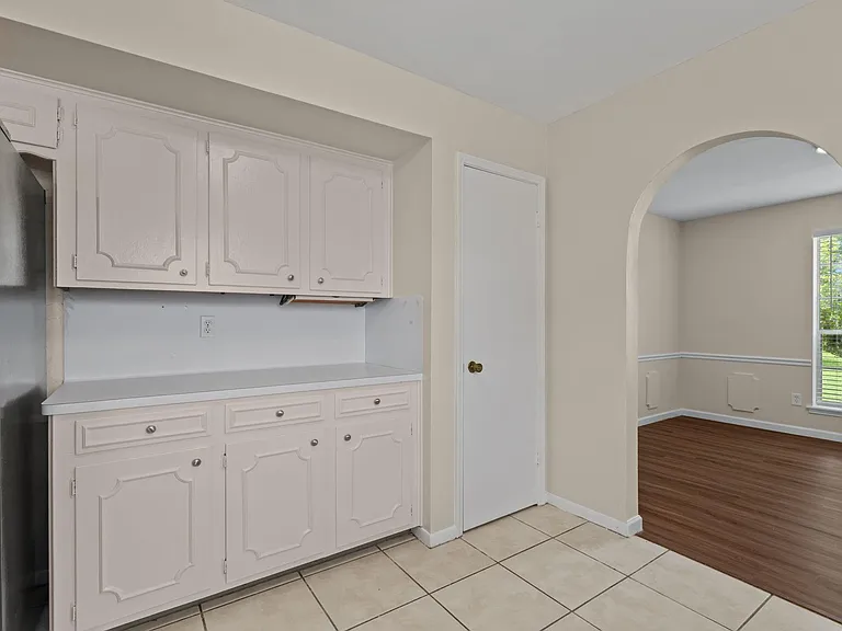 120 Texas Ave — Photo 13