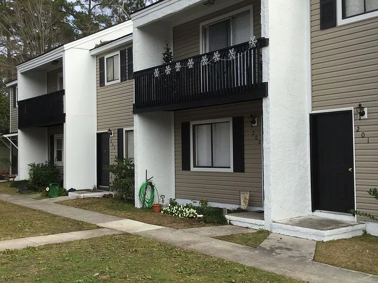 401 Golf Rd #204 — Photo 11