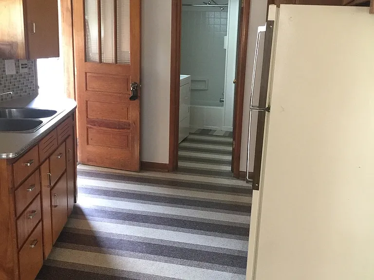 303 E Short St #1-2 — Photo 2