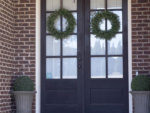 3rd image of 208 Plantation Springs Dr
