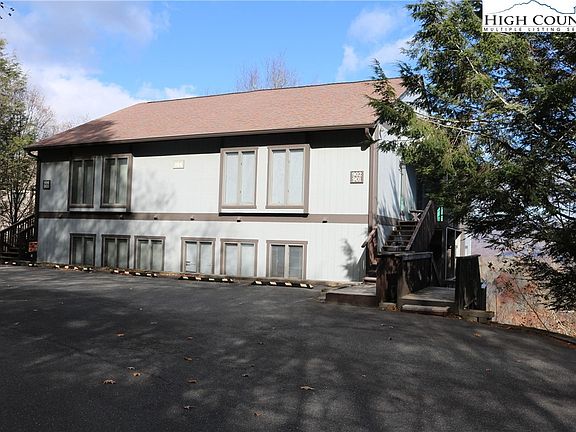 2nd image of 184 Skyleaf Lane #901