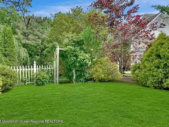 3rd image of 742 Spruce Hill Drive