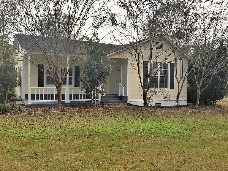 258 Corinth Rd — Photo 1