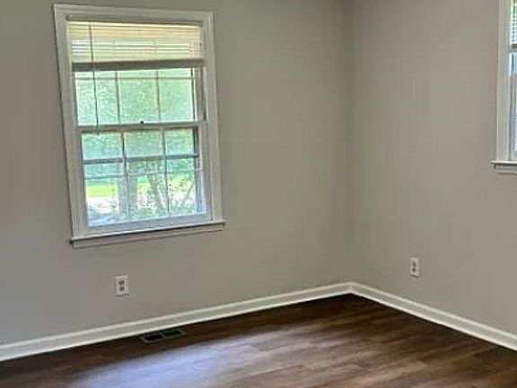 4th image of 1011 Smith Sisters Rd