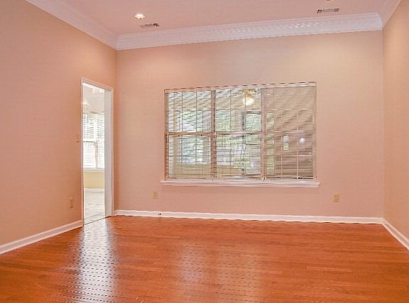 2nd image of 1079 Severn Hill Cir