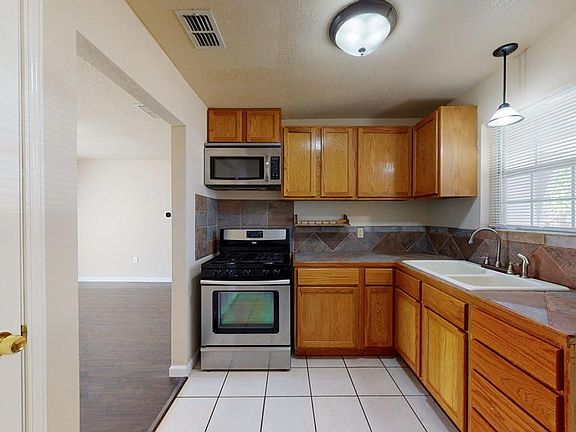 5th image of 8822 Lamar Ave