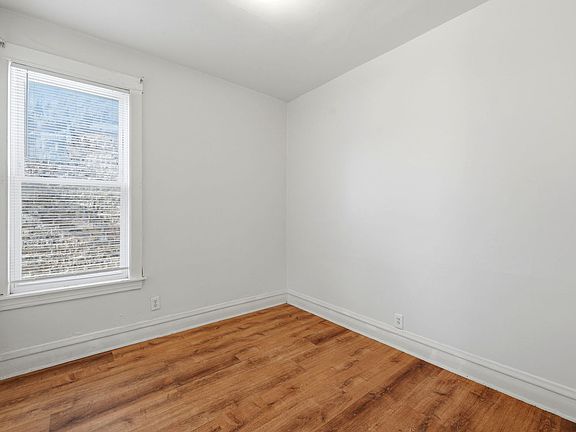 5th image of 2229 N Kedvale Ave