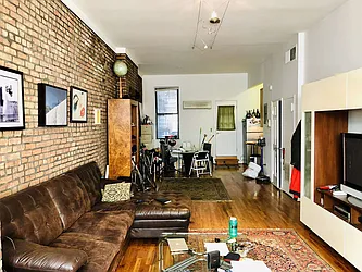 Rented by Caravaggio Loria, LREB