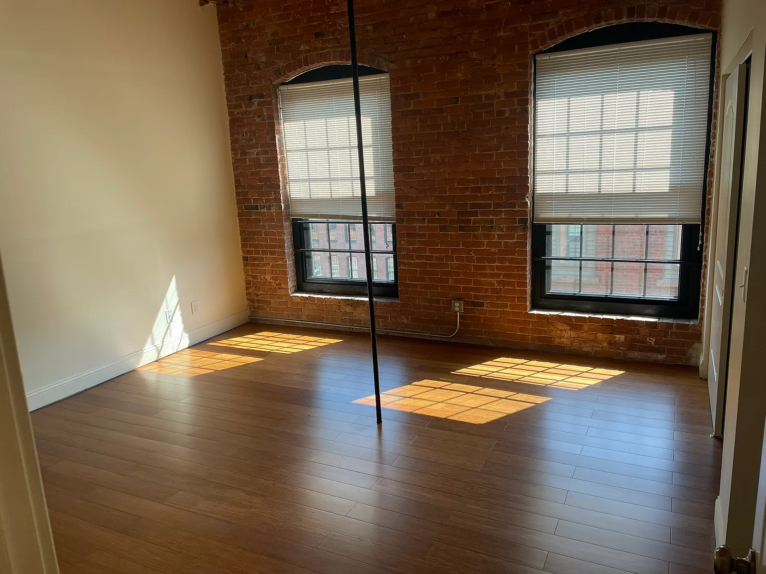 2 bed, 1400 sqft, $2,150 — Photo 4