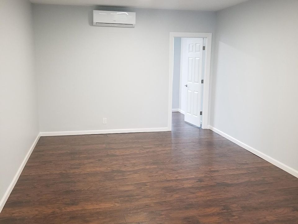2nd image of 285 Washington Ave