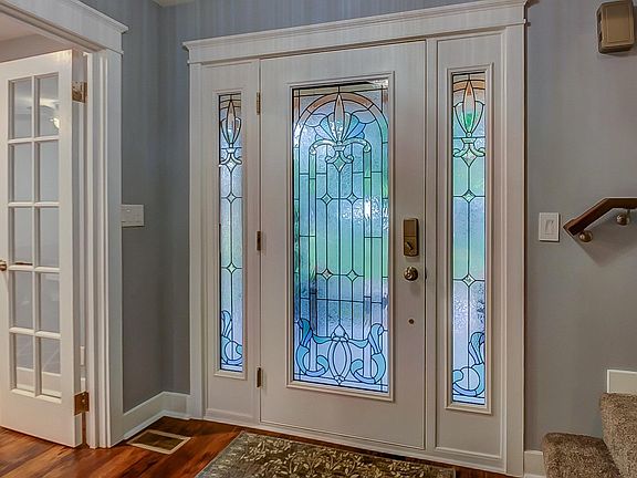 5th image of 5700 Williamsburg Way