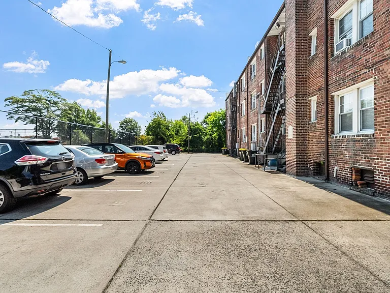 742 Washington Park #B4 — Photo 28