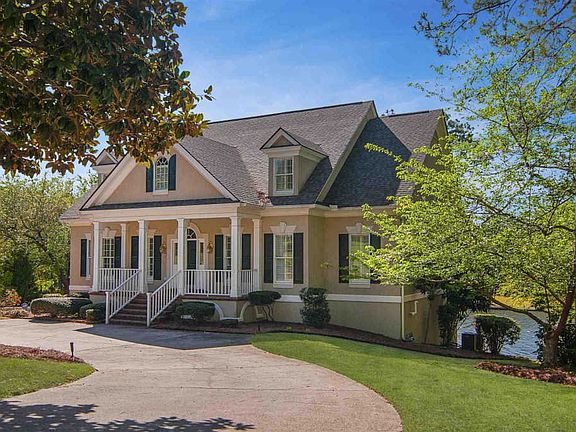 3rd image of 220 Aiken Hunt Cir