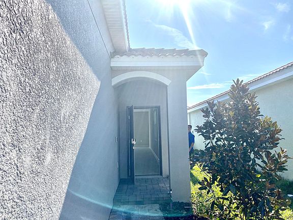 4th image of 1312 Oak Crest St