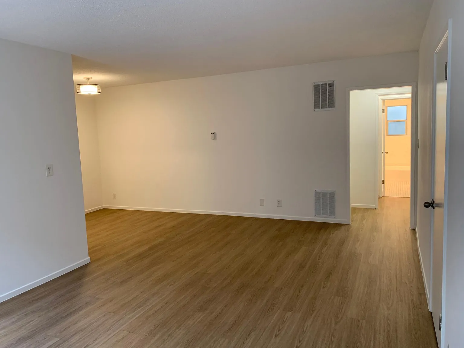 1029 N Hayworth Ave — Photo 1