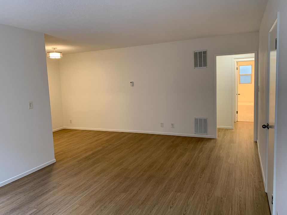 1st image of 1029 N Hayworth Ave APT 2