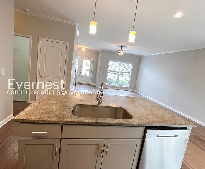 1212 Ewing Way — Photo 5