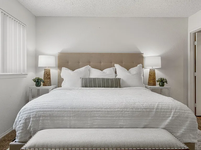 Deerfield Estates - First Months Rent FREE *Select Units Only* — Photo 49