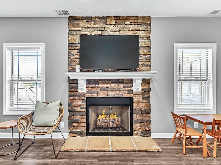 109 Easton Dr — Photo 14