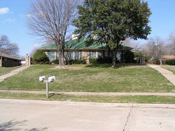 1st image of 804 Saint Paul Ct