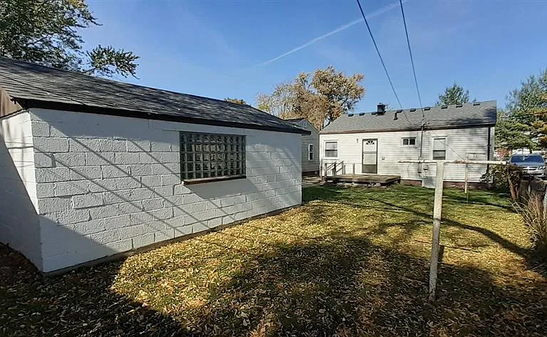 8662 Ford Ave — Photo 3