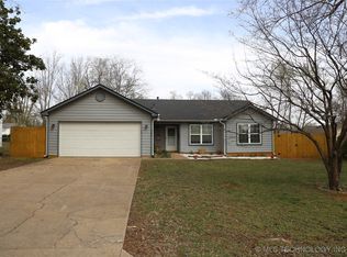 211 W 43rd St, Sand Springs, OK 74063