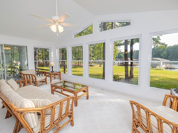 3rd image of 241 Bradley Dr