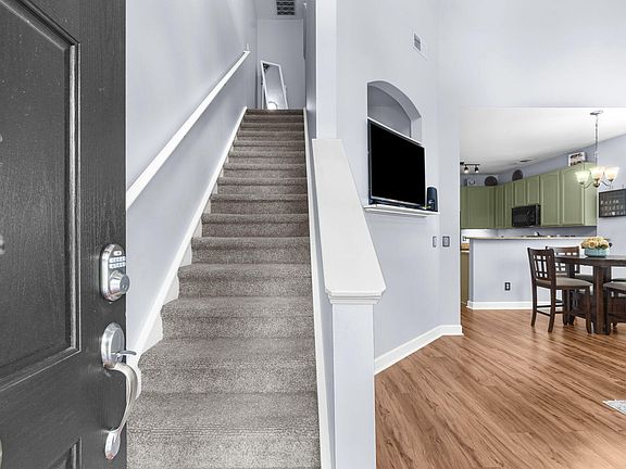 3rd image of 400 Chinquapin Dr