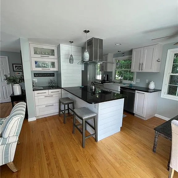 5 Wayland Trl — Photo 1