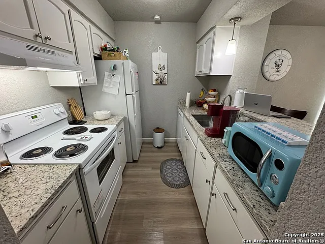 2811 Woodbury Dr #201 — Photo 9