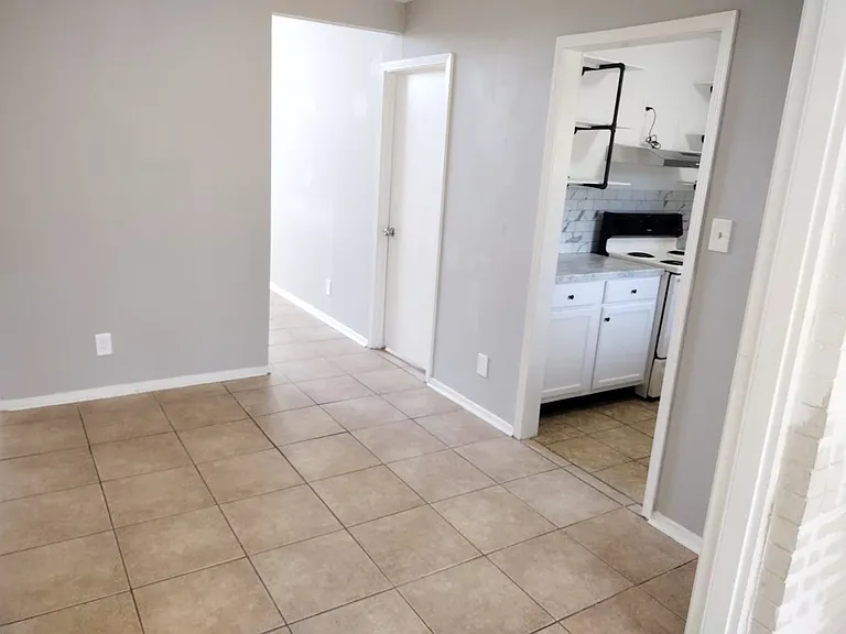 3237 Capwood Curv — Photo 8