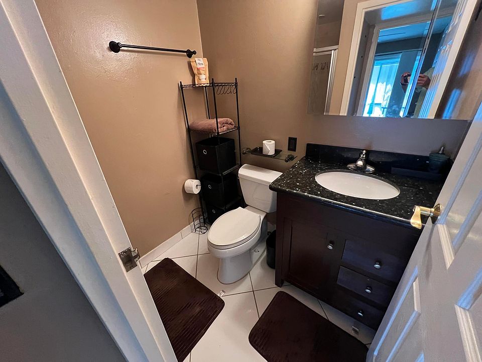 1st image of 557 Brittany L