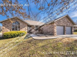 1868 S White Oak Ave, Springfield, MO 65809