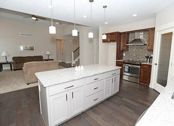4th image of 301 Woodhaven Dr