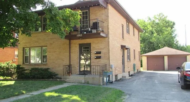 1005 Haywood Dr #1 — Photo 1