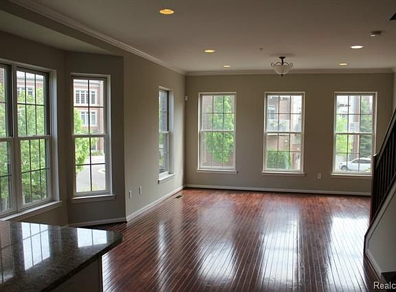 3rd image of 502 Graten St #1