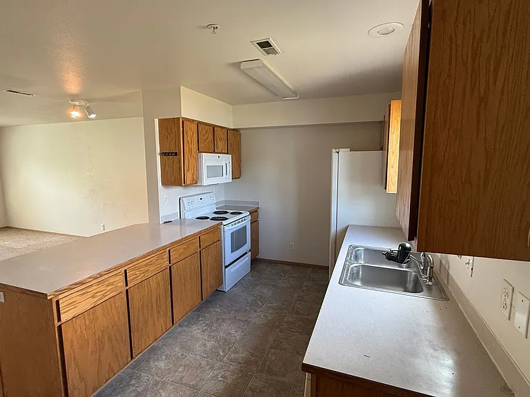 1813 E 3rd Ave — Photo 18