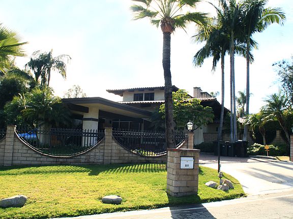 2nd image of 500 W Las Palmas Dr