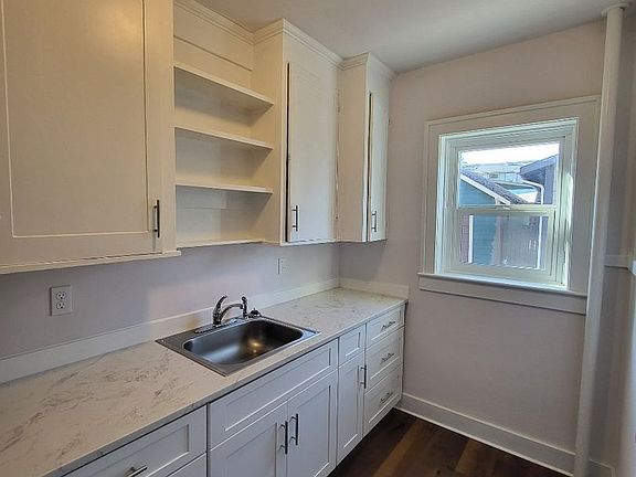 5th image of 509 N Rock St APT 112