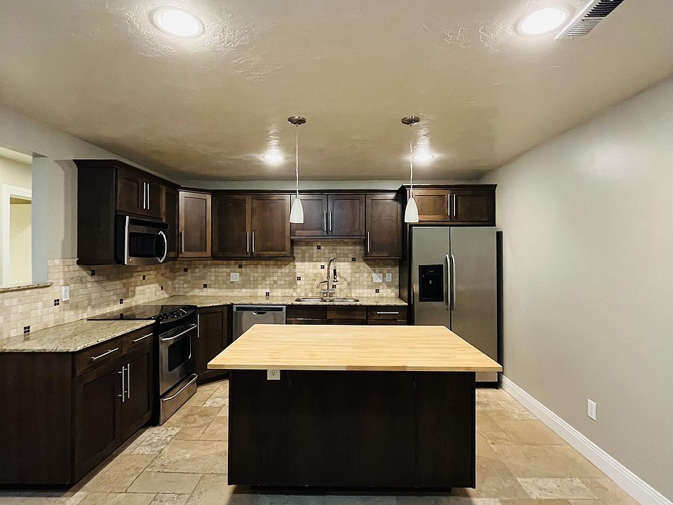1st image of 560 E Stratford Ave #1
