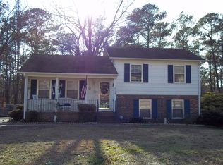 712 Woodclift Dr, Fayetteville, NC 28311
