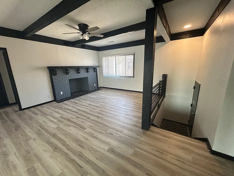 Briggs Point — Photo 147