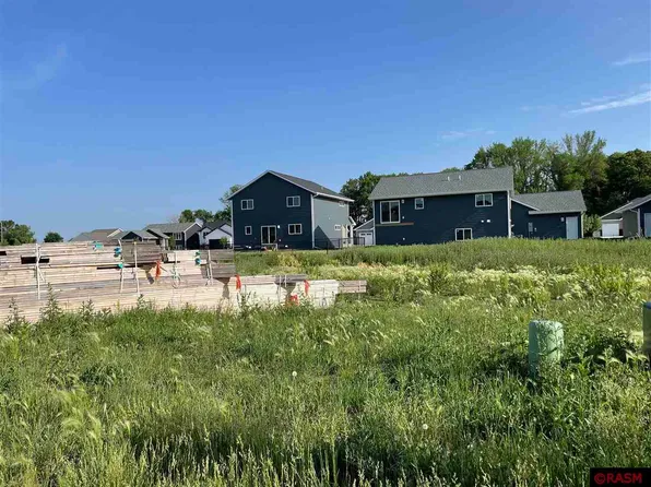 2013 Aster Ln, Mankato, MN 56001